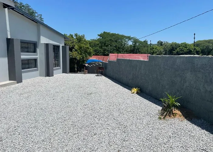Vee & Tee Holiday Home