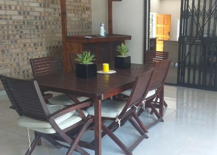 Vee & Tee Holiday Home